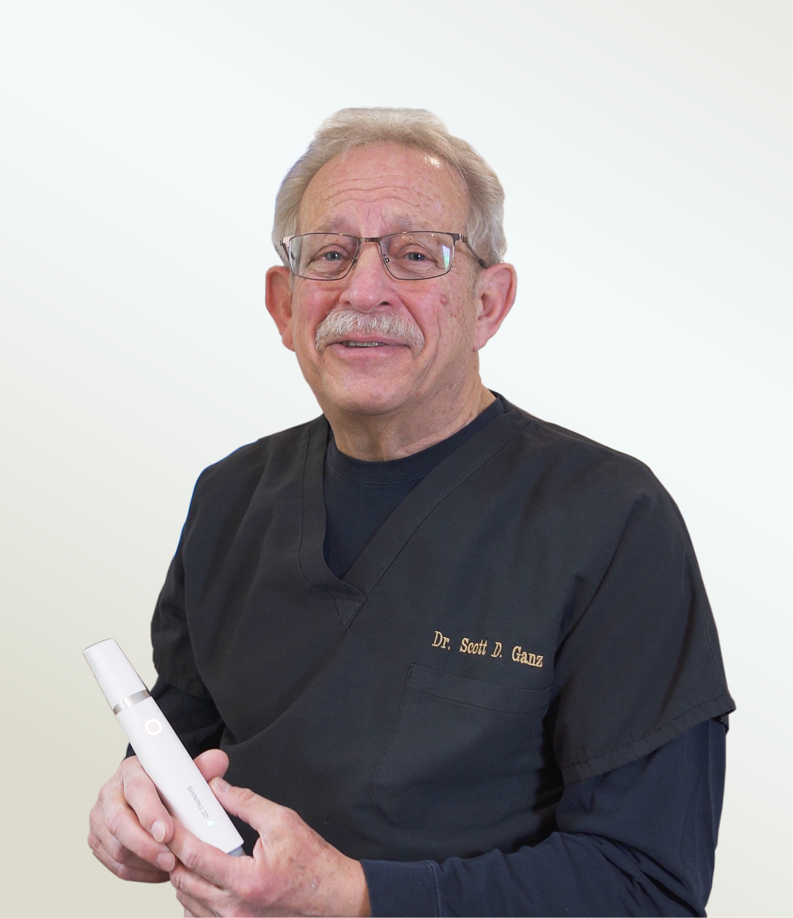 Dr. Scott Ganz sharing his experience with the Elite scanner's photogrammetry accuracy.