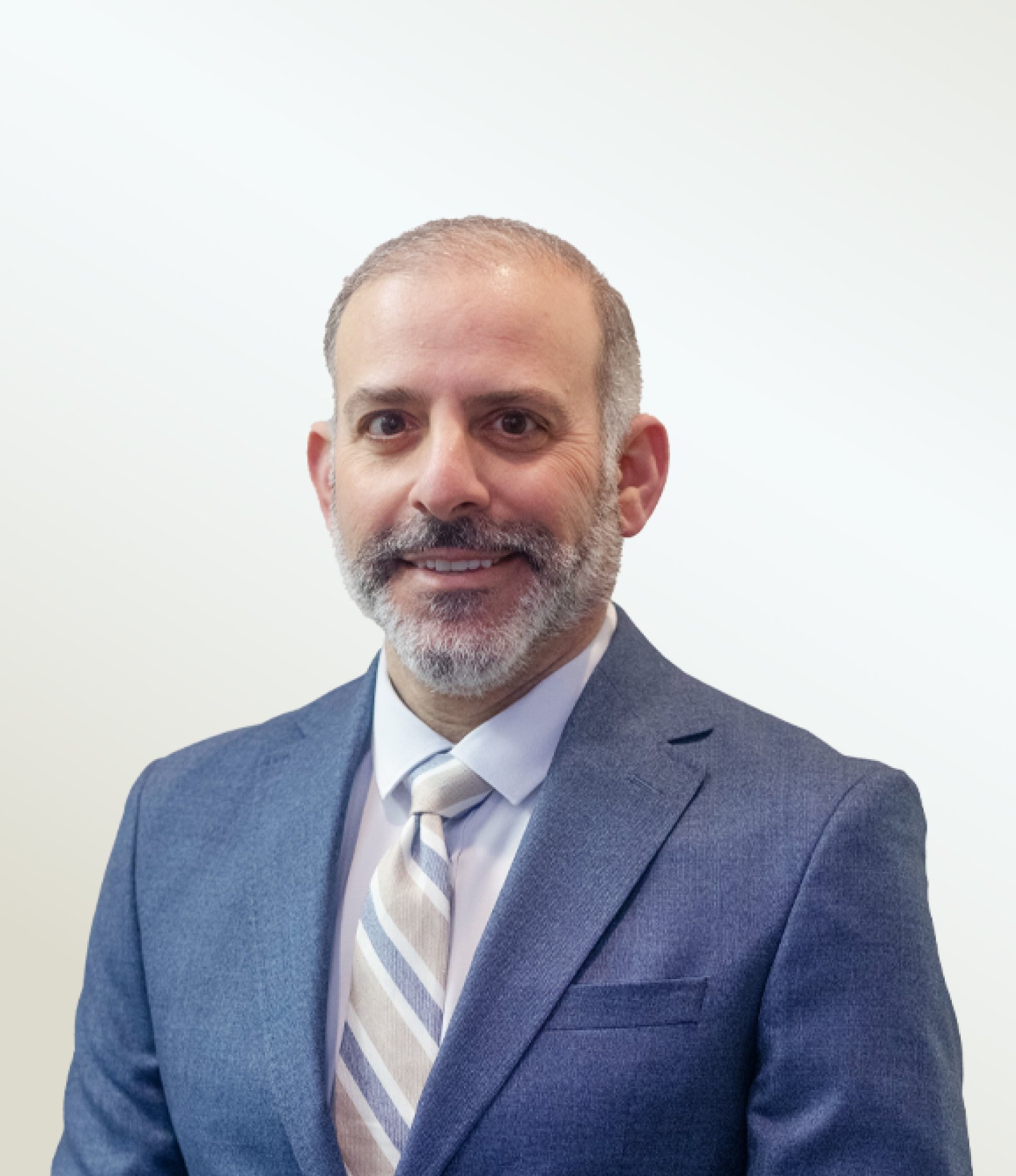 Dr. Isaac Tawil using the Elite intraoral scanner for a high-precision full-arch digital impression